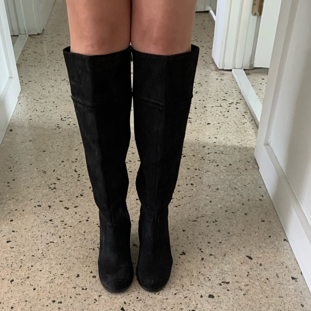 Black wedge boots